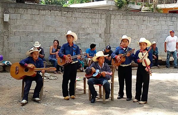 Celebran primer aniversario del antorchismo en Aguacatlán