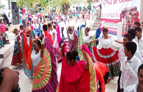 Grupos culturales antorchistas en campaña de denuncia nacional