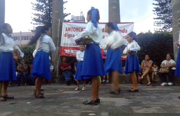 Antorchistas Nayaritas se unen a las protesta nacional ante Segob 