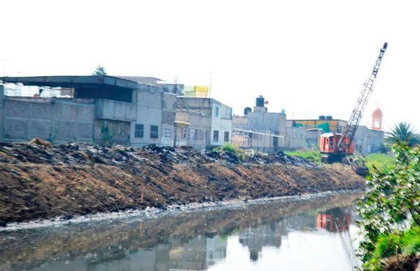  Odapas Chimalhuacán y Conagua realizan trabajos de mantenimiento en el río la Compañía