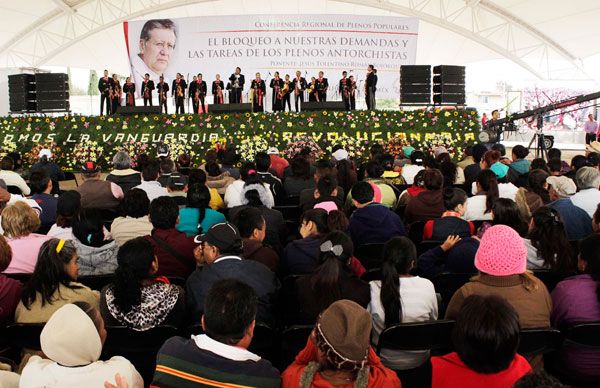 Jesús Tolentino Román Bojórquez imparte conferencia a líderes populares