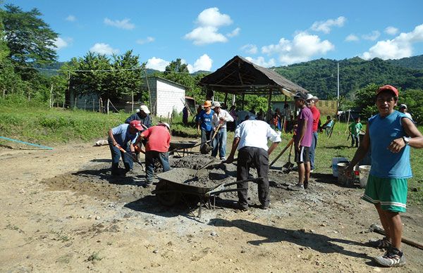 Agradecen campesinos apoyo de Antorcha