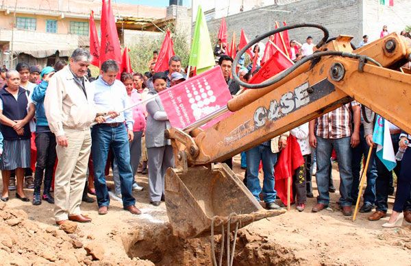 Inician trabajos de  red de drenaje en seis calles de Xocolines