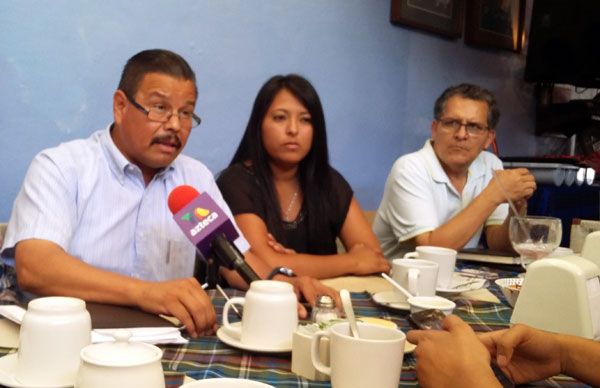 Denuncian represión selectiva contra docentes antorchistas 