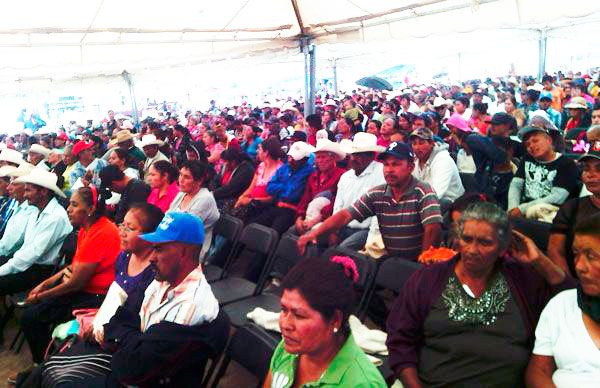 Benefician con seguro catastrófico en Guadalcazar