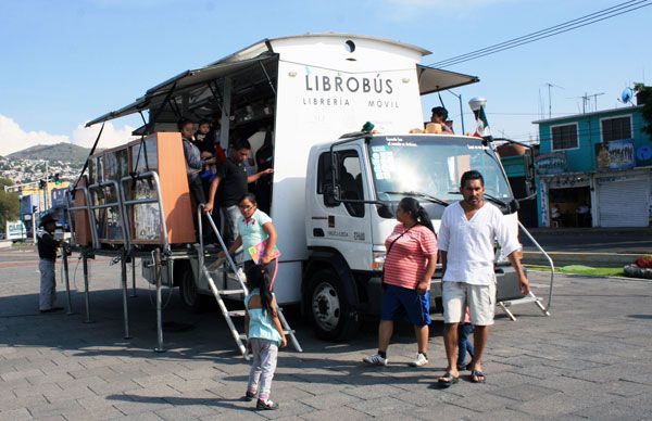 Con Librobú, Chimalhuacán impulsa la lectura 