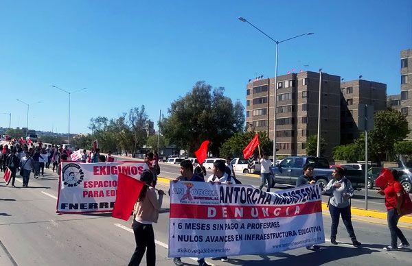 Antorchistas denuncian fallas graves en educación y abandono a colonias populares por parte del Gobierno del Estado