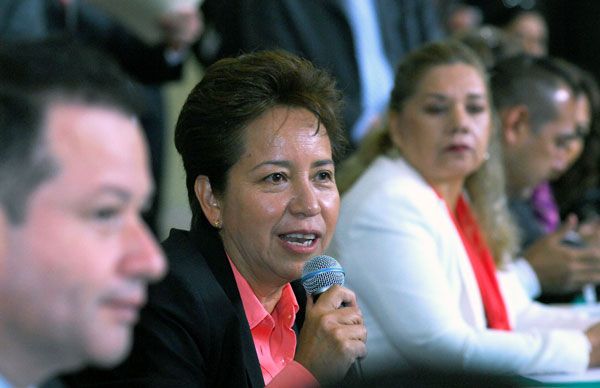 Maricela Serrano a favor de la vivienda para los pobres y grupos vulnerables 