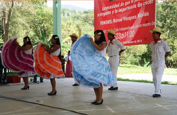 Inaugura Antorcha obras en San Baltazar Loxicha