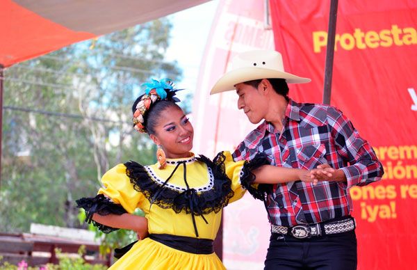 Continúan protestas culturales en la mixteca