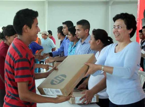 Antorcha fomenta educación en los jóvenes 