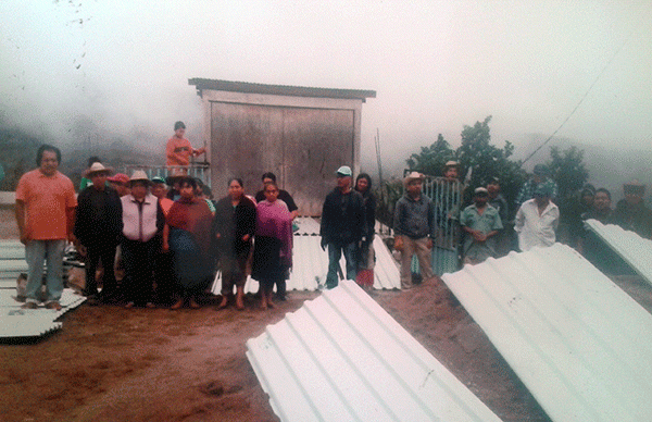 Antorcha continúa mejorando viviendas rurales