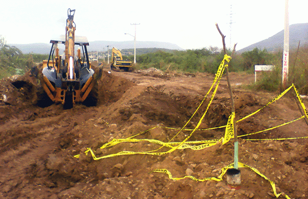 Avanza obra de drenaje sanitario en la Col. Unión Antorchista