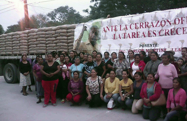 Antorchistas de Victoria reciben apoyos de vivienda