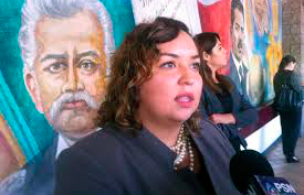 Delegada Miriam del Sol planta a colonos de la Margarita Morán