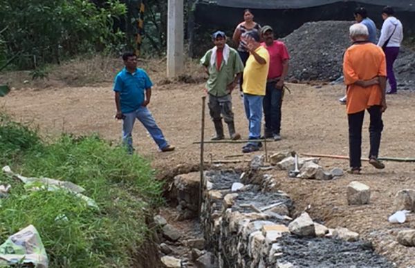 Revisan avance de pavimentación de calles en Jopala