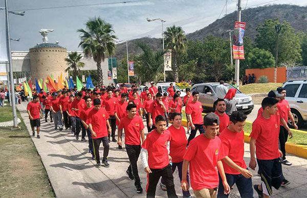 Baja California presente en la inauguración de la XVIII Espartaqueada Deportiva Nacional del Movimiento Antorchista