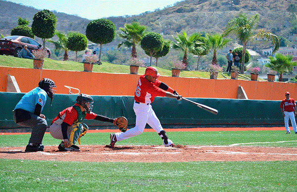 Poblanos avanzan en béisbol