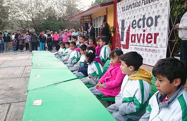 Impulsa la educación el diputado federal Héctor Javier álvarez