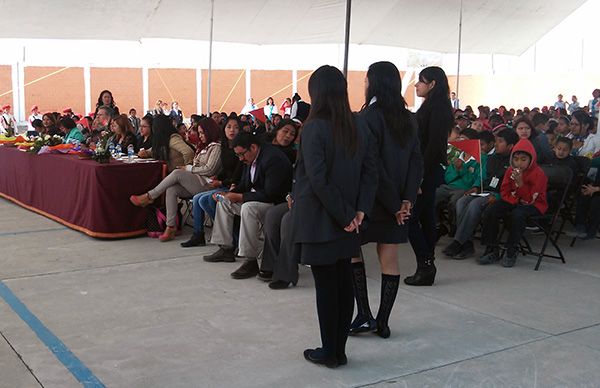 Gracias a la gestión antorchista, otorgan clave de trabajo a escuela primaria en Tecámac