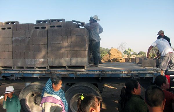 Más apoyos para los habitantes de Villa de Arriaga