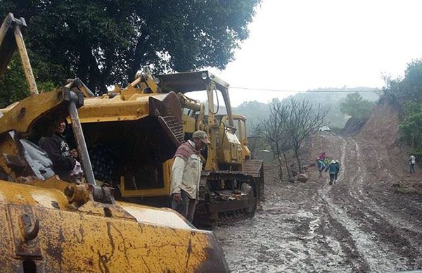 Inicia pavimentación del tramo carretero Zapotitlán Tablas- Cuixapa Centro