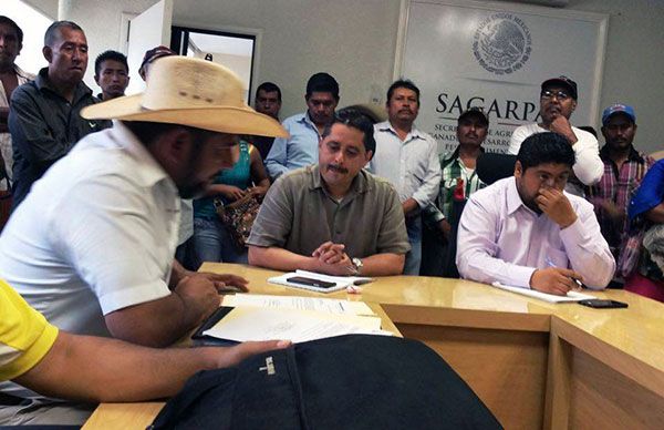 Campesinos antorchistas de Guerrero visitan oficinas de la Sagarpa