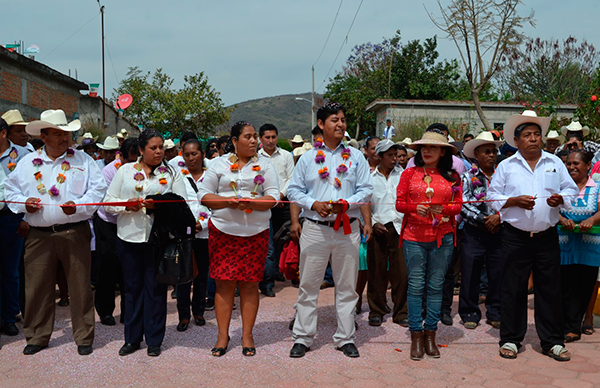Inaugura Antorcha obras en Atzitzihuacan por 2.8 mdp  