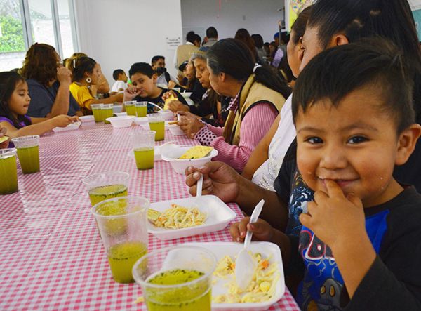 Avanza programa de Comedores Comunitarios