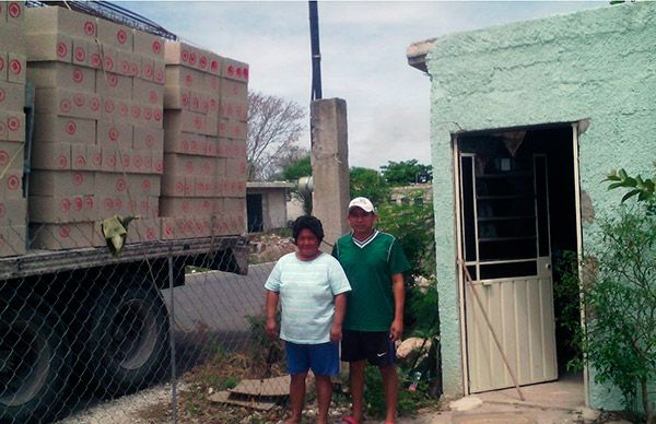 Comienza la entrega de material para vivienda en colonias antorchistas