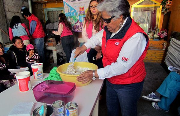 Entregan credenciales de Canasta Mexiquense en Río Frío