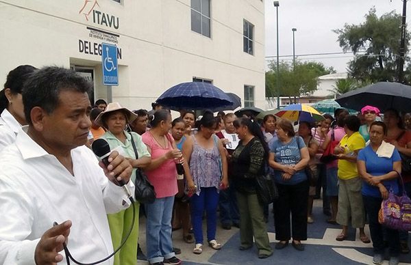 Antorchistas exigen al ITVU entrega de lotes