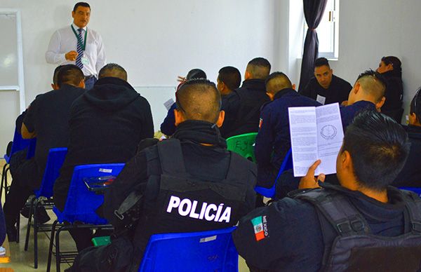 Defensoría Municipal y CODHEM capacitan a policías locales