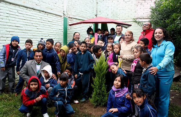 Niños y niñas celebran el Día Internacional de la Madre Tierra