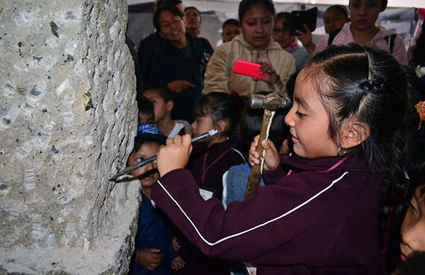 Estudiantes realizan recorrido cultural por el recinto ferial de Chimalhuacán