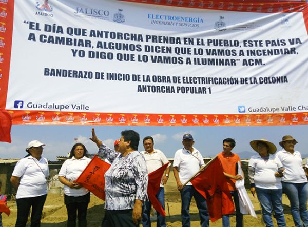 Llega electrificación a la colonia Antorcha Popular Uno 