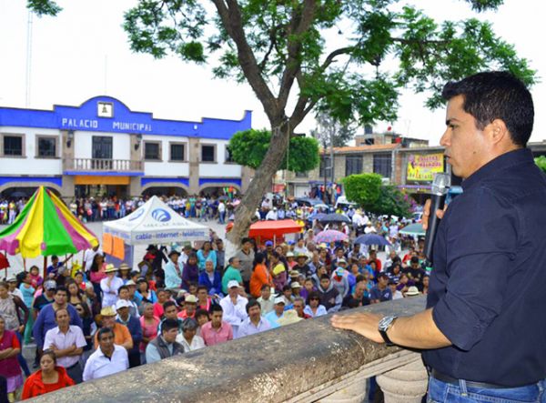 Antorcha apoya a habitantes para que cuenten con agua potable