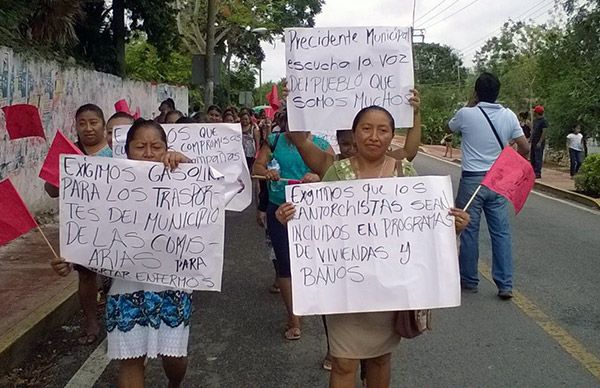 Protestan tixcacalcupuleños ante la falta de atención a sus demandas