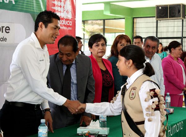 Escuchan y atienden necesidades de la población 