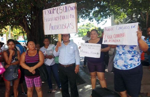 Colonos exigen cumplimiento de minuta 