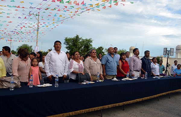  Inauguran antorchistas tienda de abarrotes Súper Máss