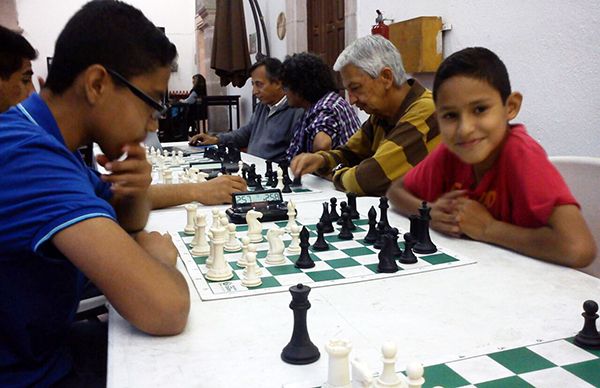 Jóvenes hidrocálidos se preparan para Torneo Nacional de Ajedrez