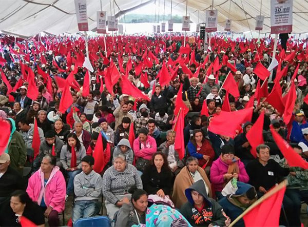 Más de 35 mil antorchistas festejan aniversario en Tehuacán 