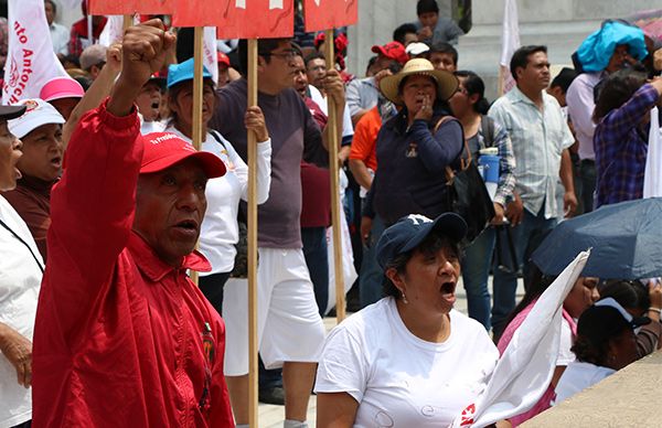 Protestan 40 mil antorchistas por incumplimiento de Miguel ángel Mancera; instalan plantón