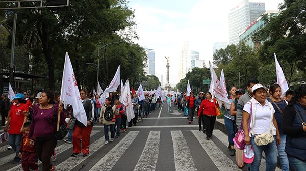 Marchan 40 mil antorchistas e instalan plantón