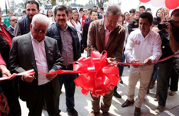 Antorcha inaugura tres negocios en Nicolás Romero