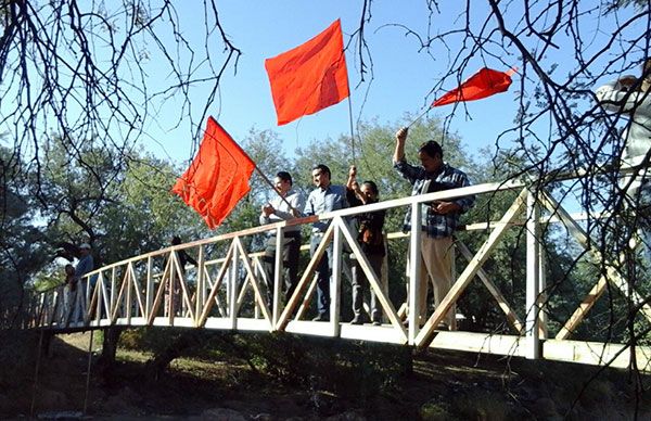 Inicia rehabilitación de puente peatonal en la colonia La Antorcha 