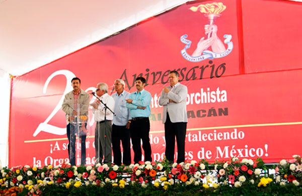  Anuncian mega evento en el Gimnasio Nuevo León