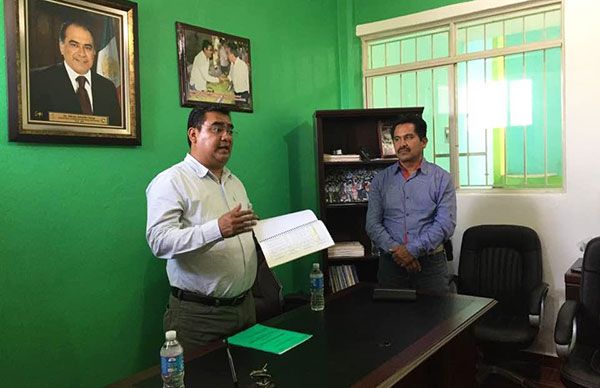 Entrega alcalde proyecto de puente vehicular para Tlaquiltzingo