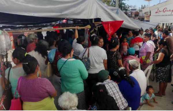 ¡Campesinos de Bacalar cumplen un mes de plantón!